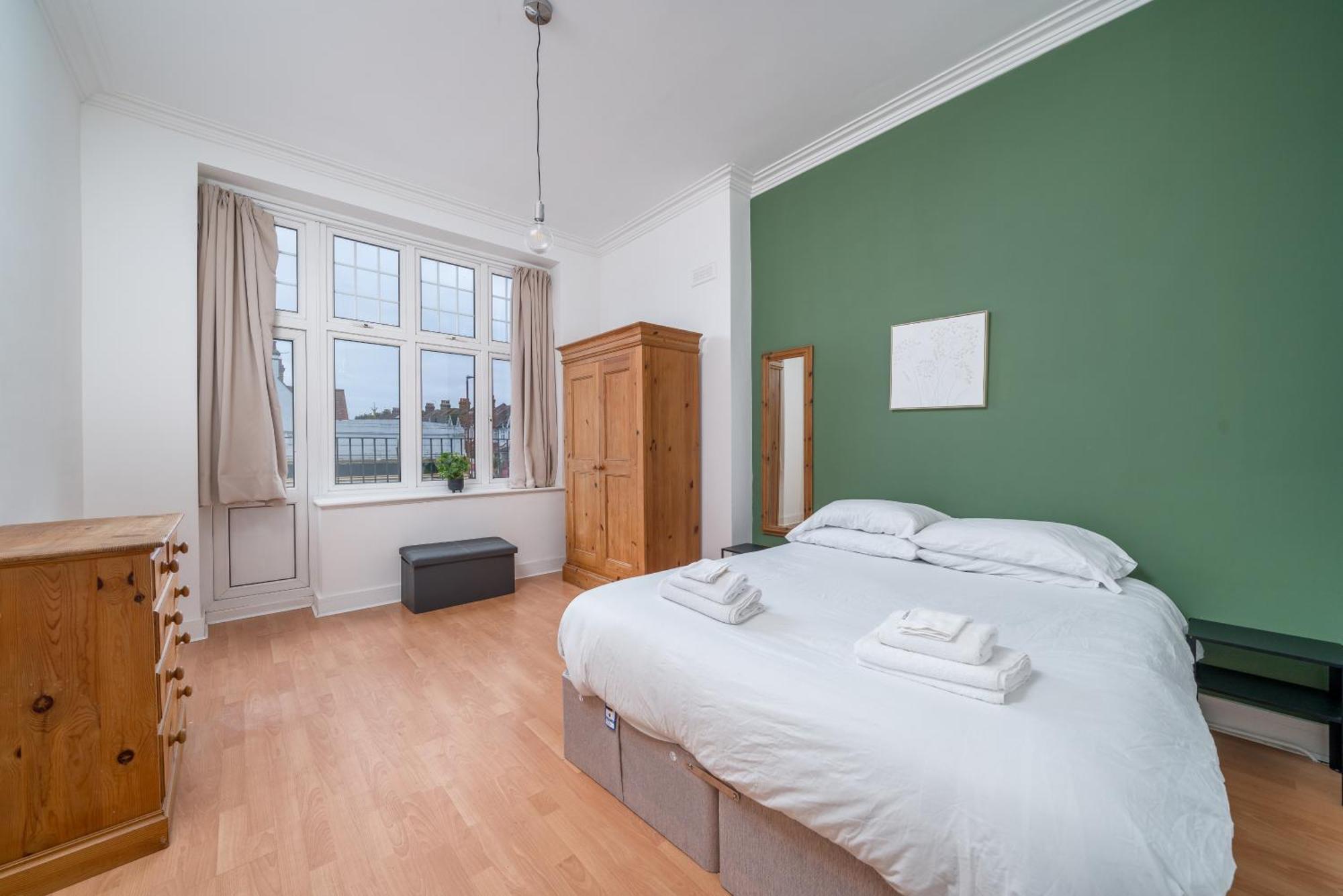 The Tooting Bec Hideaway - Prime Location Appartement Londen Buitenkant foto